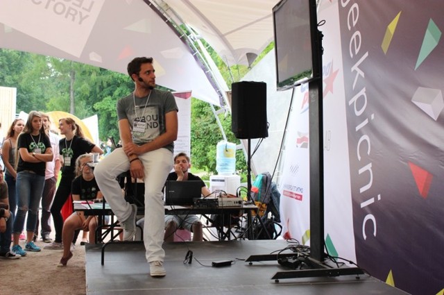 "Я ожидал увидеть более контролируемую страну". Голливудский специалист о России