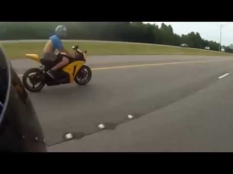 На этот раз очень повезло мотоциклисту