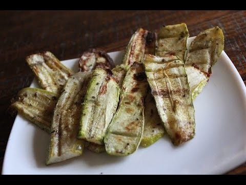 Кабачки на гриле со сметанно -чесночным соусом