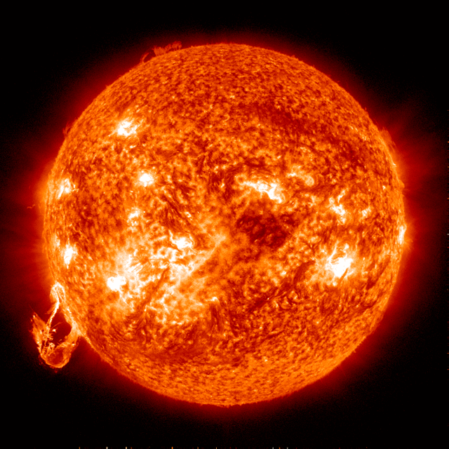 Космическая погода: солнечные пятна, вспышки и корональные выбросы массы