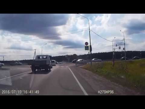 Вылез под фуру 