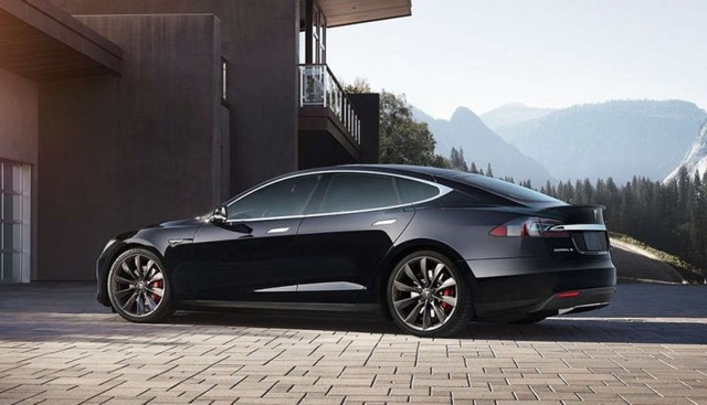 Компания Tesla не нуждается в рекламе