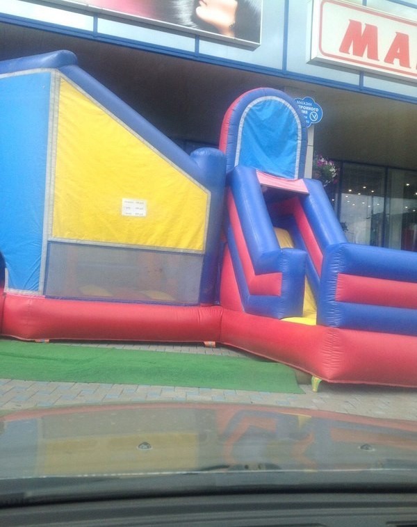 Когда ребенок ну очень надоел, отправь его на батут