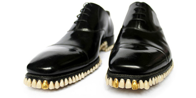 Зубы как материал для изготовления обуви и аксессуаров