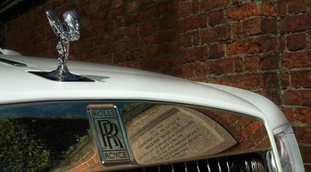 Система защиты от воров для статуэтки на капоте Rolls-Royce 