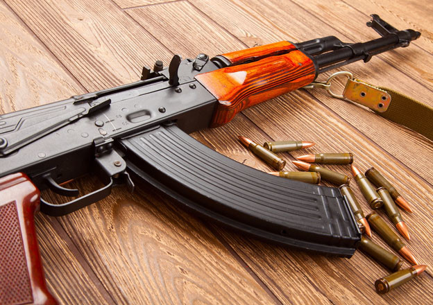 Макеты оружия, гаджеты и камуфляж: в Шереметьево открылся магазин "Калашников"