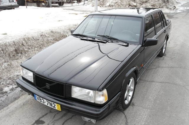 Канадцы запихнули в Volvo двигатель от Chevrolet Corvette