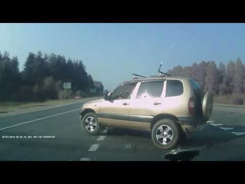 Опасный дед на Ниве Шевроле