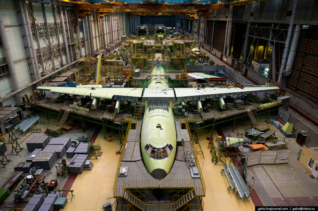 Производство самолётов Ил-76 и Ту-204, Ан - 124 на заводе «Авиастар-СП»