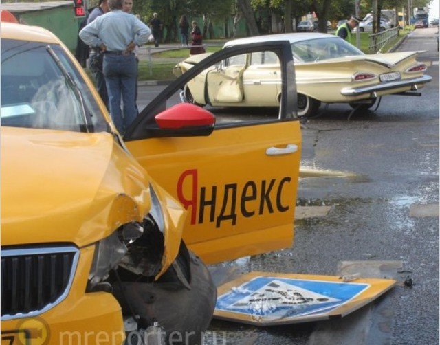 Chevy Impala 67 года безопасная машина! Проверено в ДТП... Но раритет жаль!