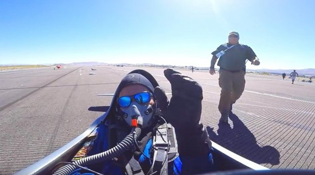 Пилот чуть не потерял голову из-за заглохшего во время взлёта двигателя