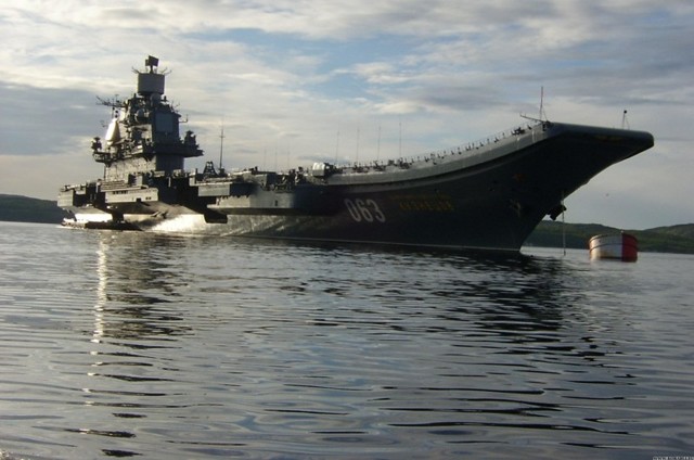 Авианосец "Адмирал Кузнецов" отправится в Средиземноморье 
