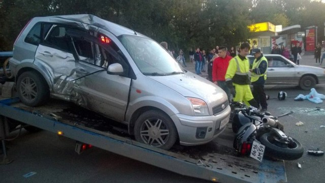 Авария дня. Мотоциклист разбился насмерть в Перми