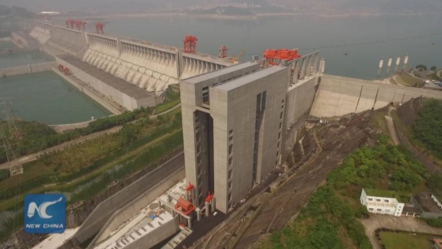В Китае заработал самый большой в мире лифт для судов