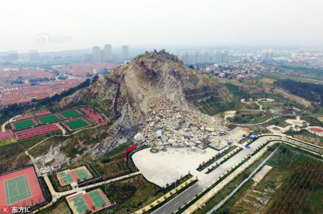 В Китае оползень разрушил только что построенный парк отдыха
