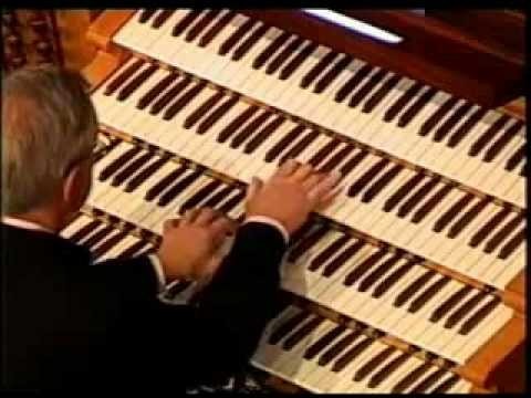 Орган-самый сложный духовой инструмент и может самый сложный из всех