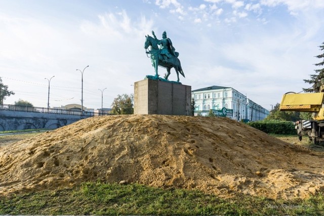 Орёл брал: памятник Ивану Грозному установили несмотря на протесты общественности