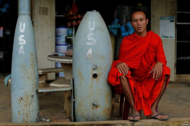 Лаос: как идут в дело неразорвавшиеся снаряды