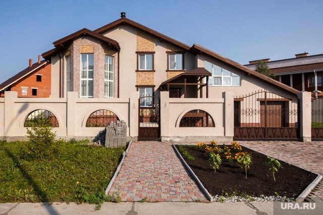 Начальник полицейского-миллиардера Захарченко оказался сказочно богат