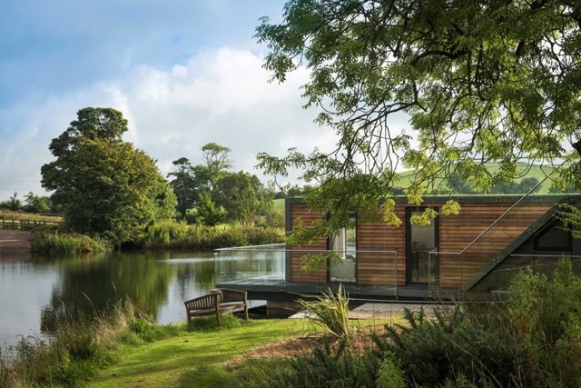 Дизайнеры из Англии представили плавающий «умный» дом