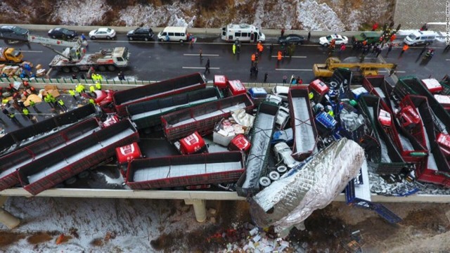 В Китае произошло ДТП с участием 56 автомобилей