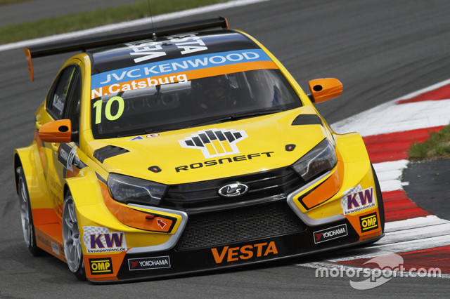 Lada Sport Rosneft выиграла гонку мирового туринга WTCC 