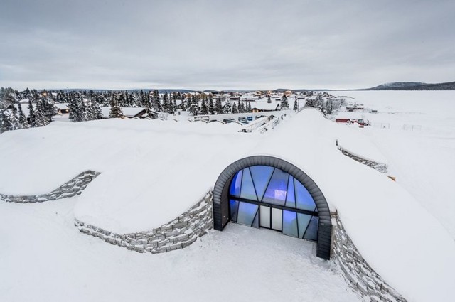 Первый в мире постоянно действующий ледяной отель