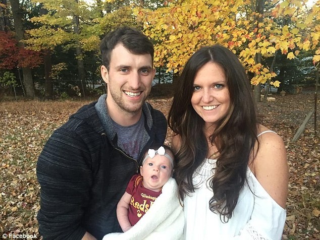 Пара в ожидании ребенка год скрывалась от родных, чтобы устроить им беби-сюрприз