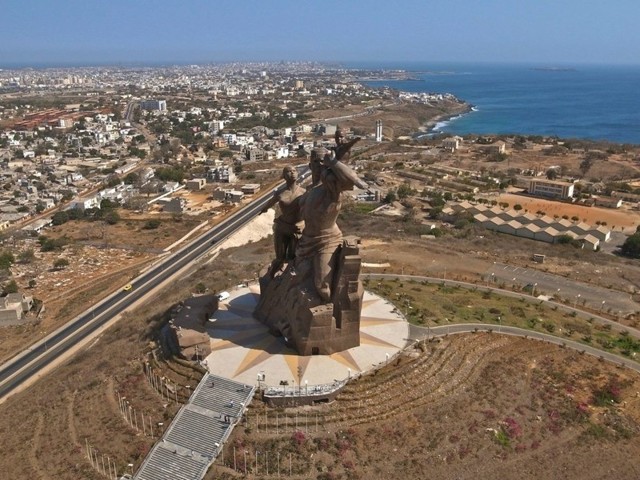 Монумент африканского возрождения