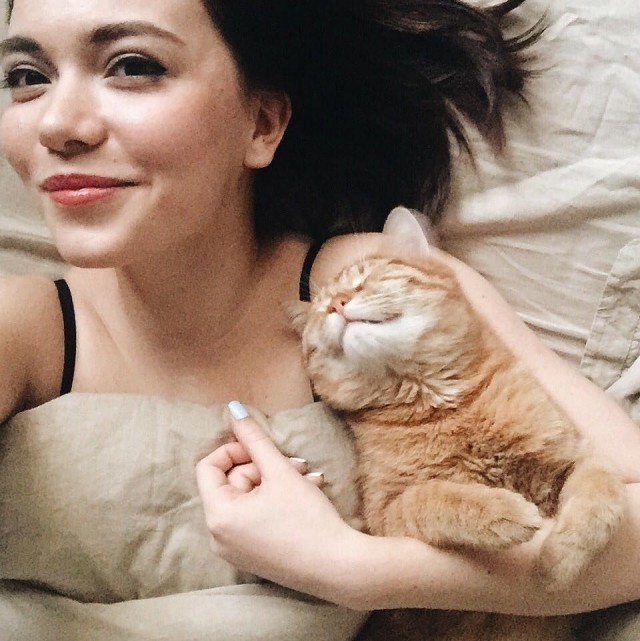  Девушки и кошки