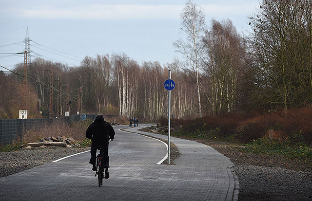В Германии открыли первый участок 100-километрового автобана для велосипедистов