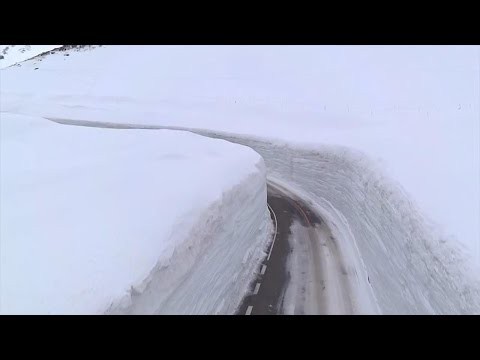 Дорога сквозь снег 