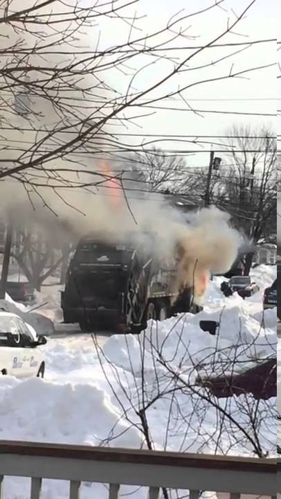 Мусоровоз Взрывается