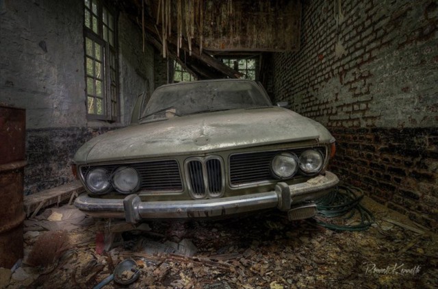 Брошенные старые автомобили в фотографиях бельгийского фотографа