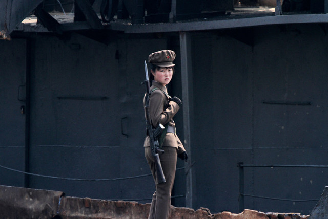 Девушка пограничник в КНДР