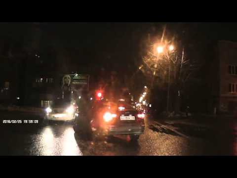 Что он творит? 