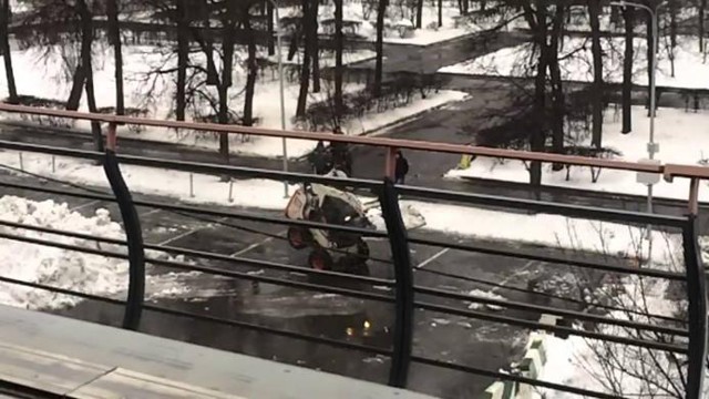 Уборщик снега на ВДНХ