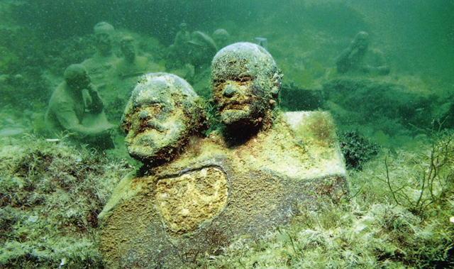 Музей под водой "Аллея вождей", Тарханкут. Крым. Россия