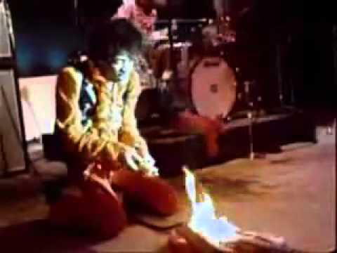 31 марта 1967 года - Джими Хендрикс впервые сжёг свою гитару во время концерта
