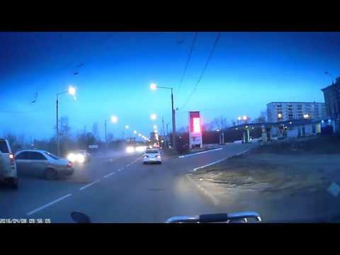 Что он вообще творит