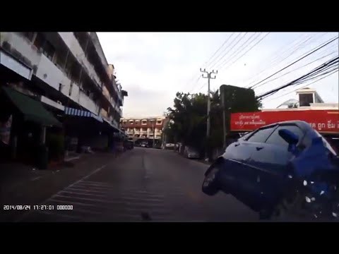 Удар в переднее крыло