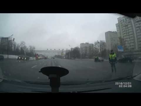 Сотрудник ДПС спровоцировал ДТП