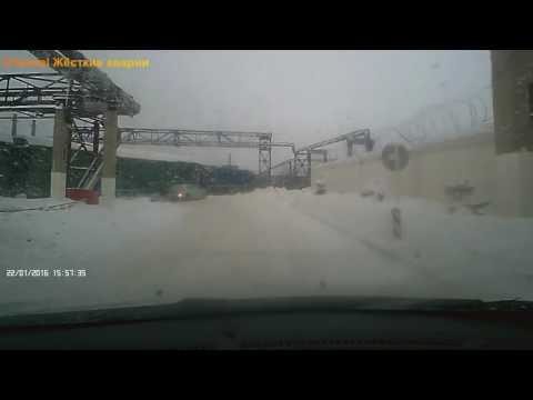 Авария на ж/д переезде