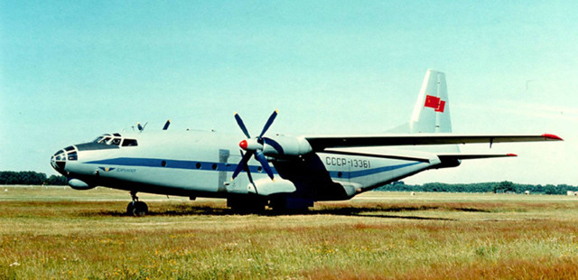 Ан-8 первый в нашей стране специализированный транспортный самолет