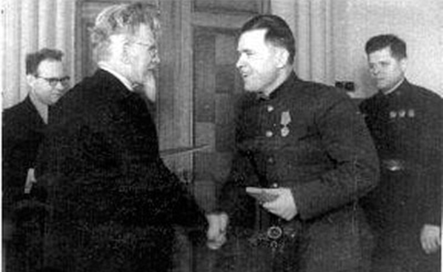  «Люди наши были тогда как тени, а дела их были как скалы!»