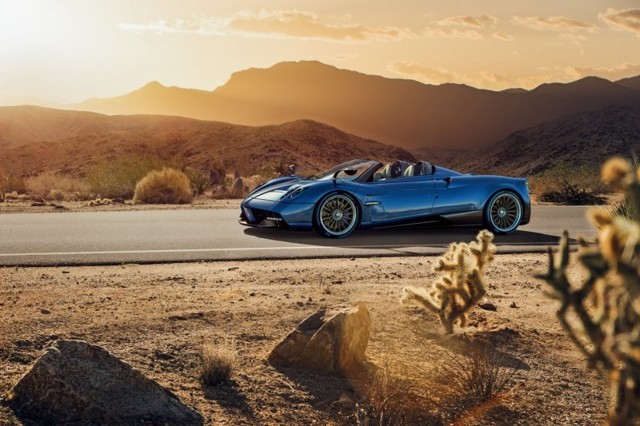 Pagani официально представил родстер Huayra за 2.3 миллиона евро