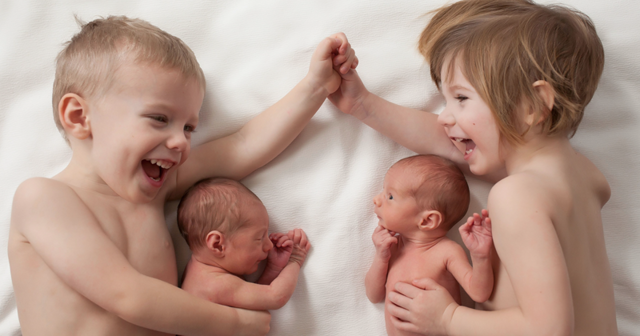 Очарование в квадрате: трогательные фотографии двух пар близнецов