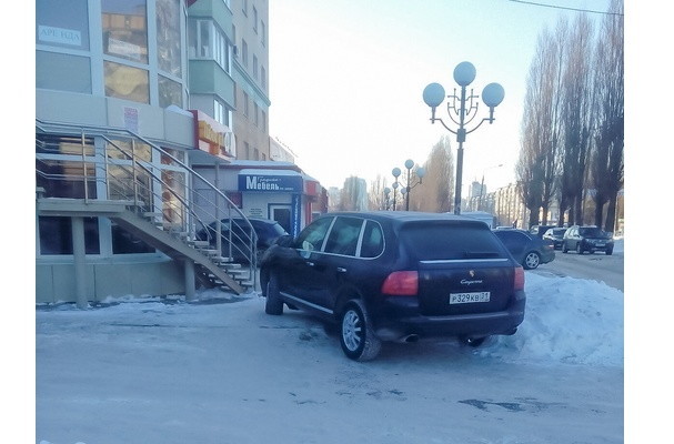 16-летней белгородке угрожают за публикацию снимка с неправильно припаркованным авто