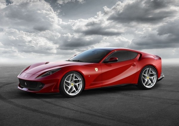 Ferrari показала самый мощный суперкар