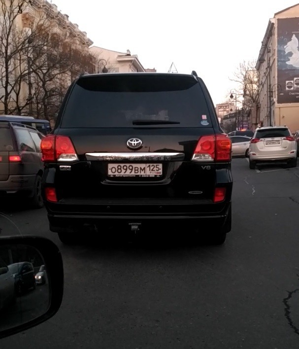 Чудак с большой буквы М!